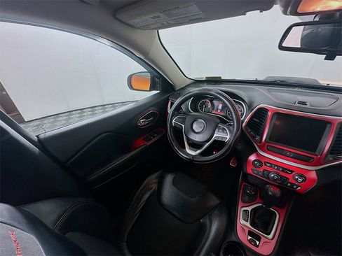 Used 2016 Jeep Cherokee Trailhawk w/ Trailer Tow Group image 9