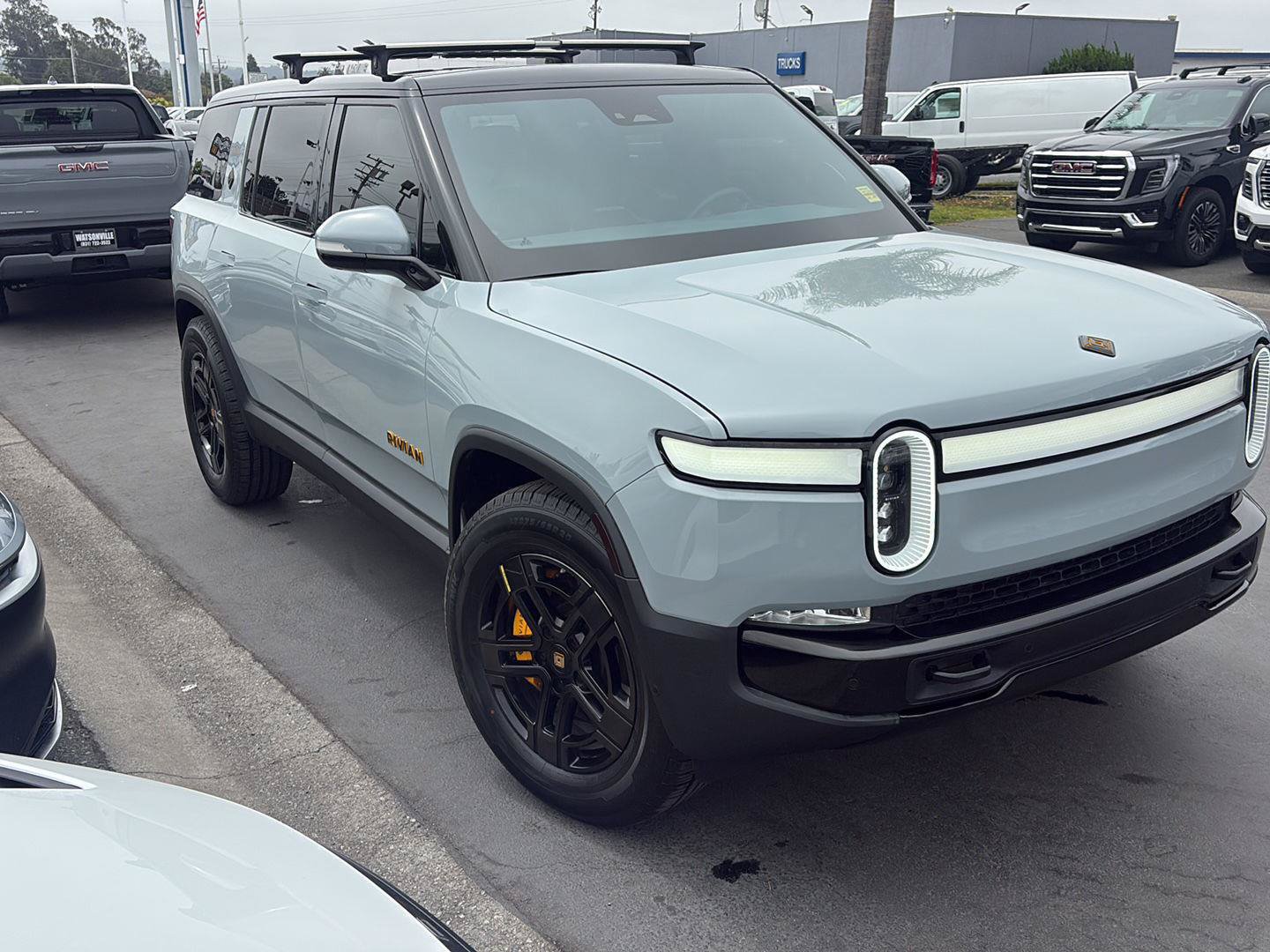 Used 2022 Rivian R1S Launch Edition Quad AWD/4WD image 1