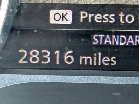 Certified 2024 Nissan Pathfinder SL image 19