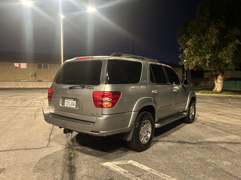 Used 2001 Toyota Sequoia SR5 image 5