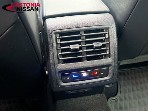 Used 2024 Volkswagen Golf R image 32