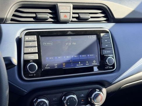 New 2025 Nissan Versa SV w/ Trunk Package FWD image 19