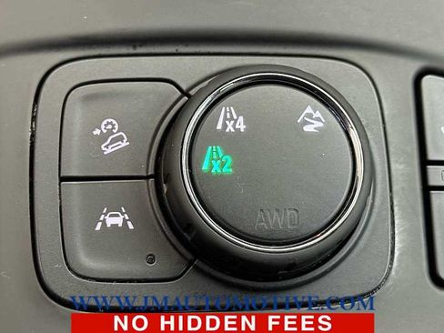 Used 2024 GMC Terrain SLT AWD/4WD image 33