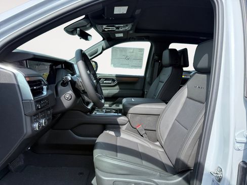 New 2026 GMC Yukon XL Denali w/ Denali Reserve Package image 10