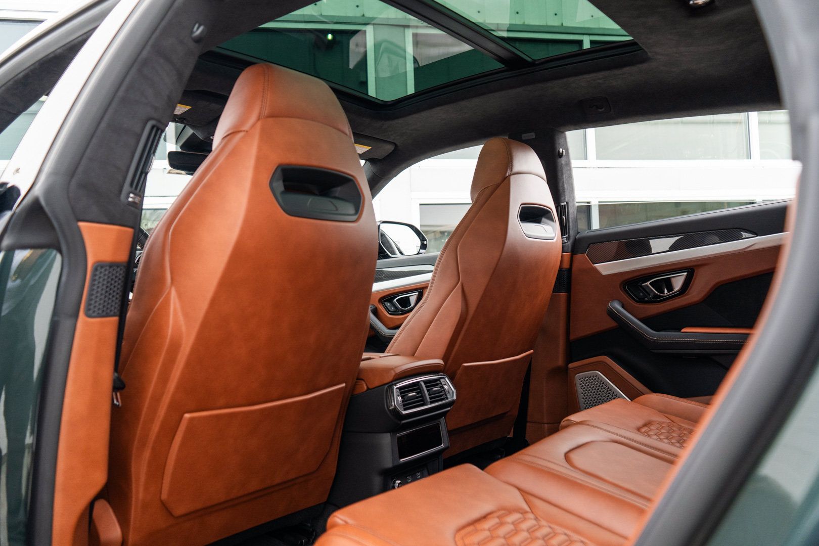 Used 2022 Lamborghini Urus AWD/4WD image 25