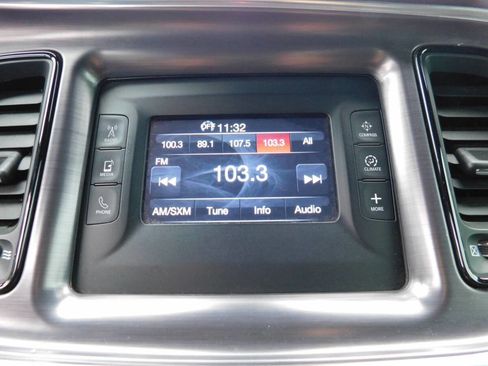 Used 2015 Dodge Challenger SXT image 11