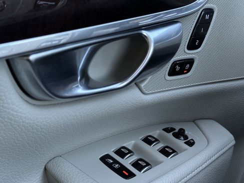 Used 2018 Volvo S90 T5 Momentum w/ Convenience Package image 30