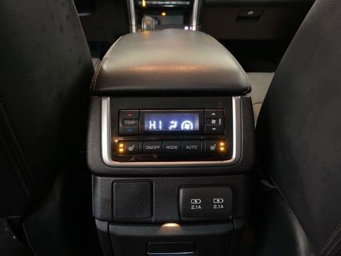 Used 2021 Subaru Ascent Limited AWD/4WD image 13