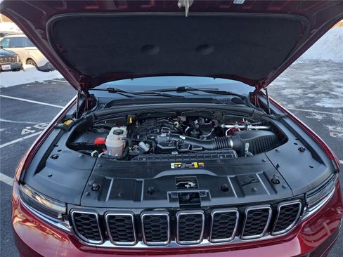 Used 2021 Jeep Grand Cherokee L Limited w/ MOPAR Finishing Package image 10