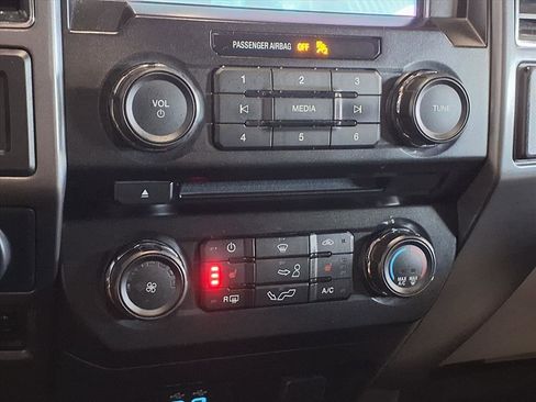 Used 2018 Ford F150 XLT w/ Equipment Group 302A Luxury image 22