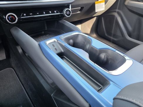 New 2026 Chevrolet Equinox EV LT w/ LPO, Blackout Package image 25