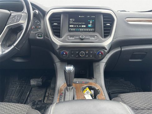 Used 2018 GMC Acadia SLE image 11