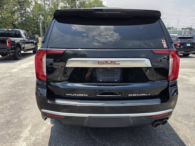 Used 2022 GMC Yukon XL Denali AWD/4WD image 11