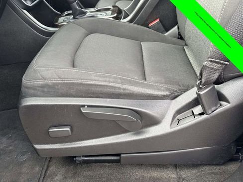 Used 2015 GMC Canyon SLE w/ SLE Convenience Package image 8