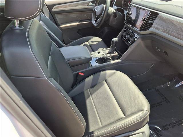 Used 2022 Volkswagen Atlas Cross Sport SE FWD image 20