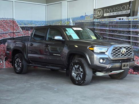Certified 2020 Toyota Tacoma TRD Off-Road w/ Technology Package AWD/4WD image 1