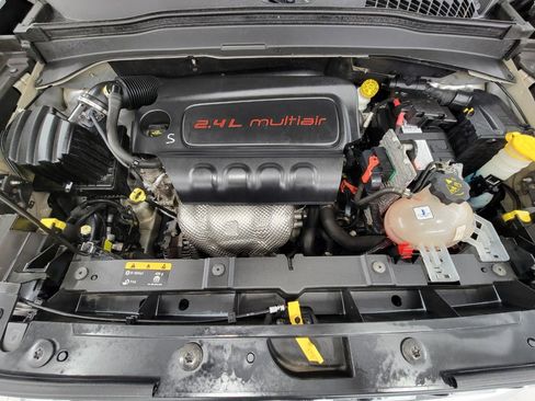 Used 2015 Jeep Renegade Sport w/ Power & Air Group image 9