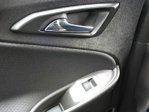 Used 2021 Chevrolet Malibu RS FWD image 28