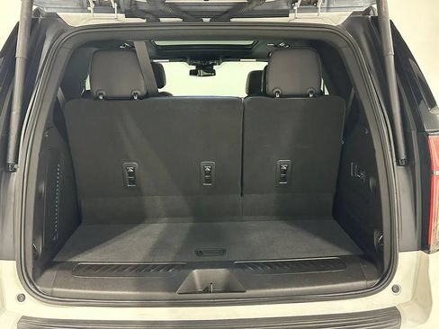 Used 2023 Chevrolet Tahoe LT w/ Luxury Package AWD/4WD image 5