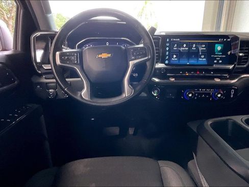 Used 2025 Chevrolet Silverado 1500 LT RWD image 5