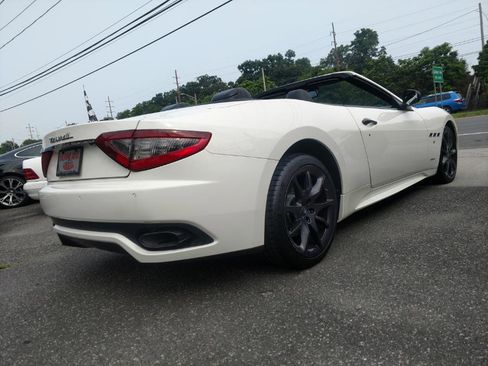 Used 2013 Maserati GranTurismo Sport image 29