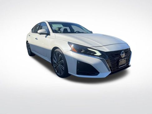 Certified 2024 Nissan Altima 2.5 SL image 3