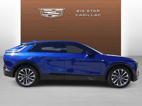 Used 2026 Cadillac Lyriq Premium Sport w/ LPO, Floor Liner Package RWD image 6