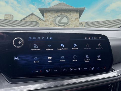 Used 2025 Chevrolet Suburban RST w/ Comfort Package image 10