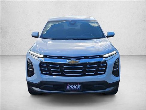 Used 2026 Chevrolet Equinox LT AWD/4WD image 2