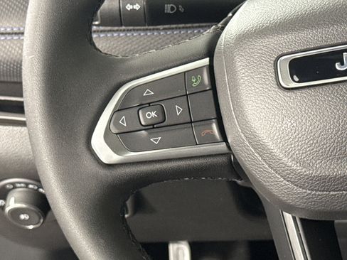 New 2026 Jeep Compass Latitude image 14