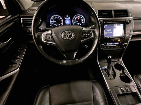 Used 2015 Toyota Camry XLE w/ Moonroof Package image 6