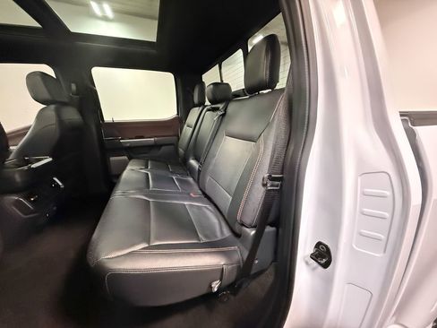 Used 2022 Ford F150 Lariat w/ Equipment Group 502A High image 8