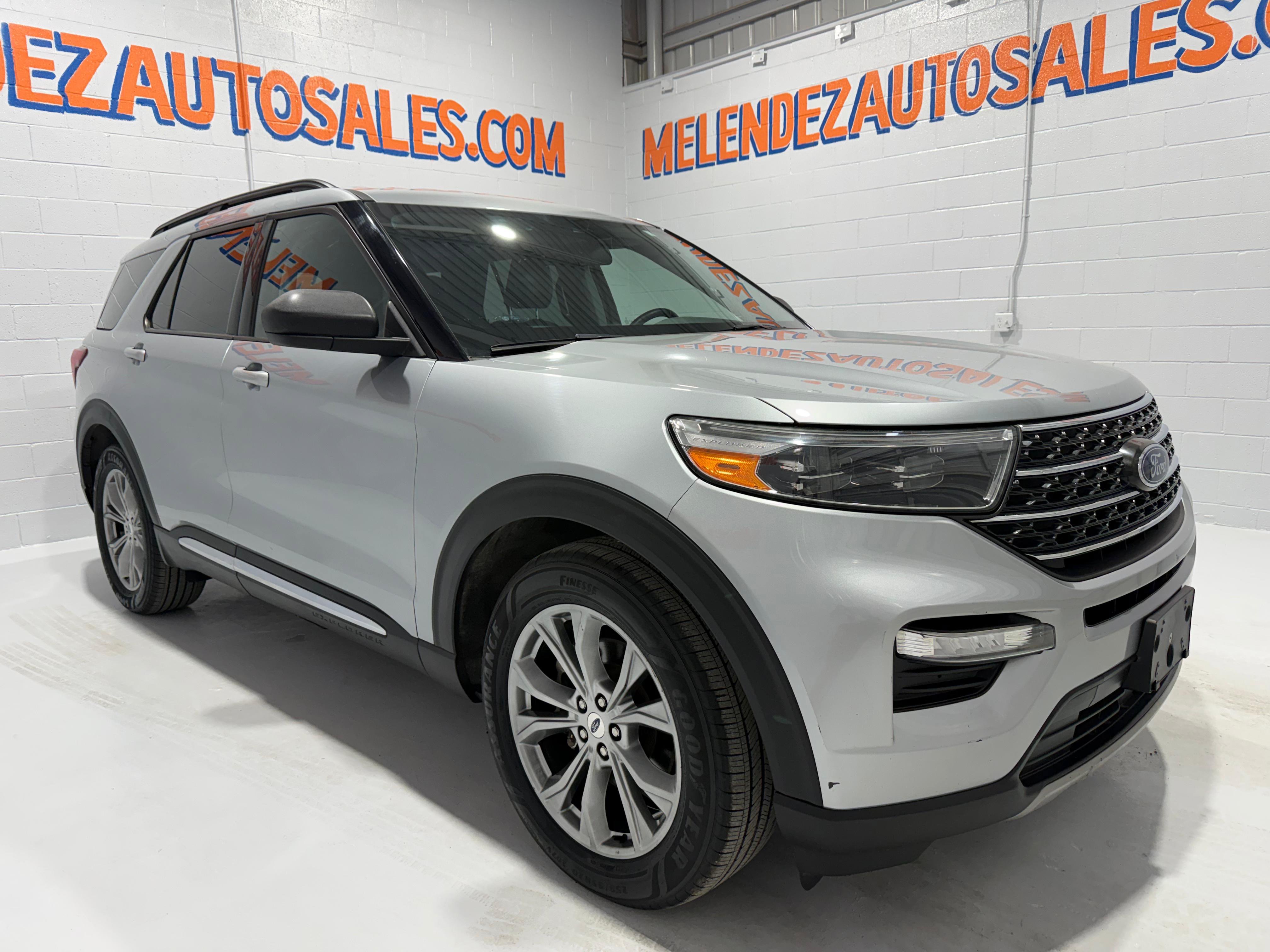 Used 2022 Ford Explorer XLT w/ Equipment Group 202A RWD image 7