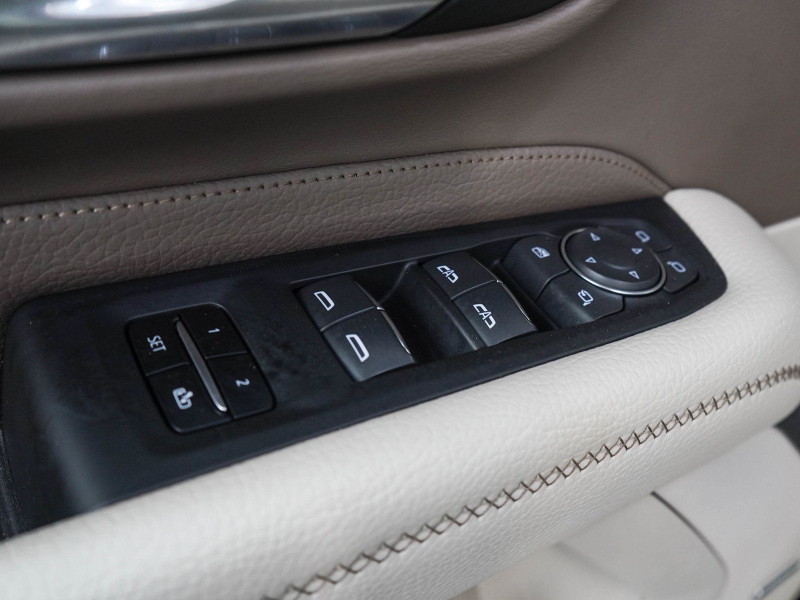 Used 2022 GMC Yukon Denali AWD/4WD image 23