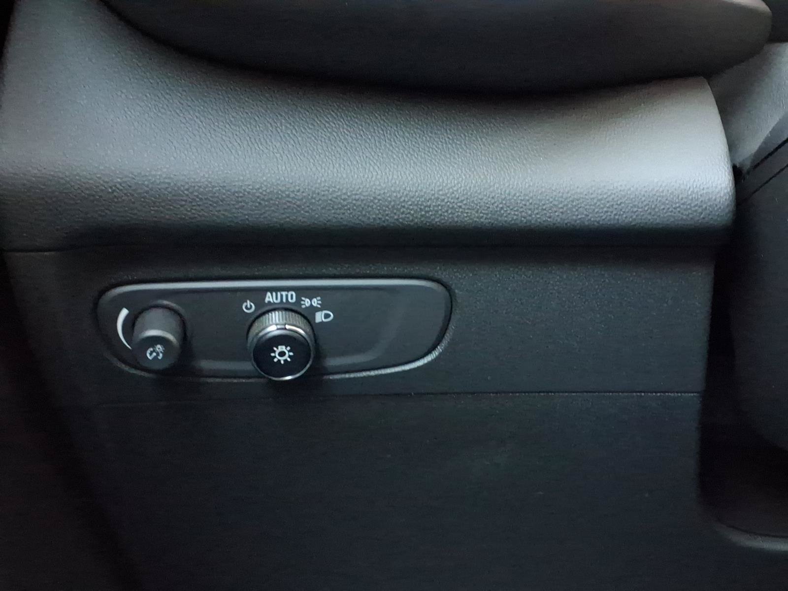 Used 2023 Buick Envision Essence AWD/4WD image 29