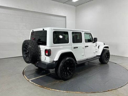 Used 2020 Jeep Wrangler Unlimited Sahara w/ Cold Weather Group image 33