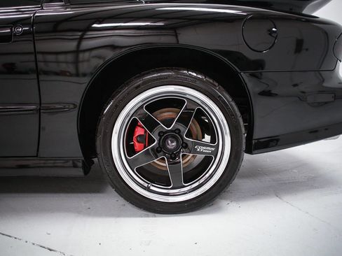 Used 2001 Pontiac Firebird Formula w/ Protection Group image 29