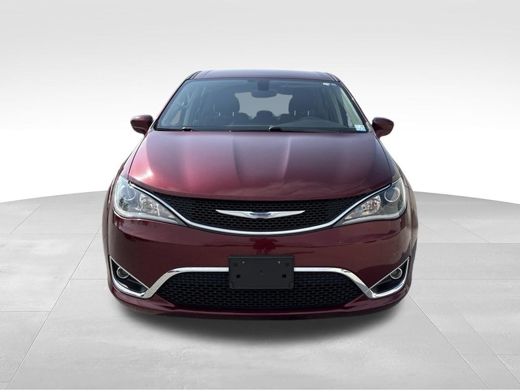 Used 2018 Chrysler Pacifica Touring Plus FWD image 2