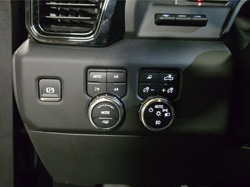 New 2024 GMC Sierra 1500 AT4X image 25