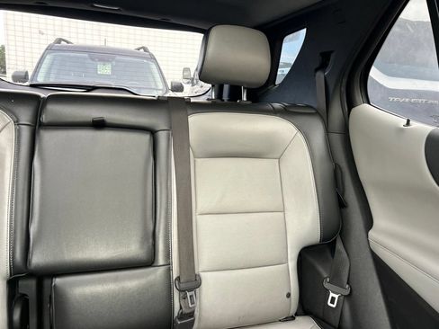 Used 2018 Chevrolet Equinox Premier FWD image 14