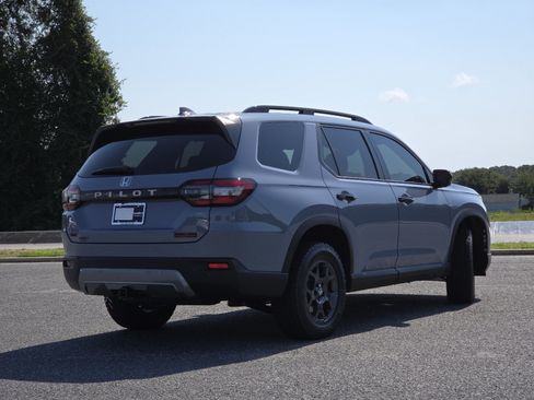 New 2026 Honda Pilot TrailSport image 18