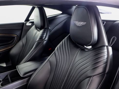 Used 2018 Aston Martin DB11 Coupe RWD image 9