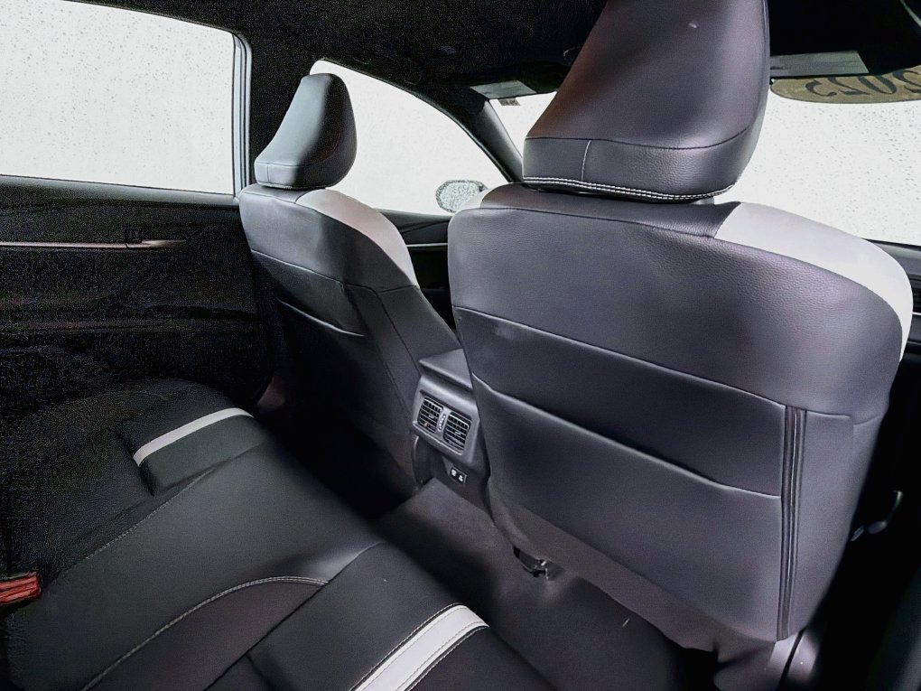 Used 2025 Toyota Camry SE FWD image 26