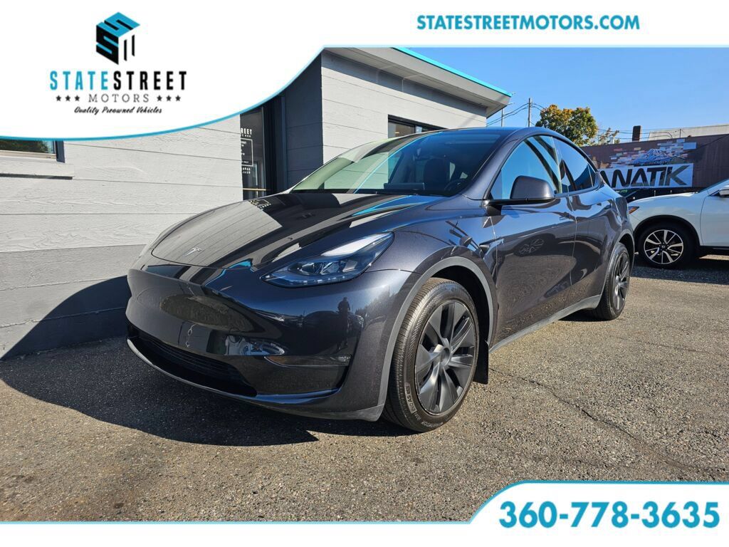 Used 2024 Tesla Model Y Long Range AWD/4WD image 1