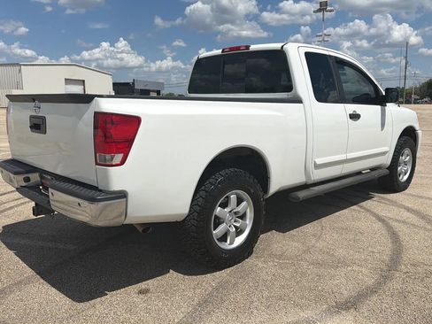 Used 2014 Nissan Titan SV w/ SV Value Truck Package AWD/4WD image 5