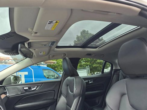 Used 2019 Volvo S60 T5 Momentum w/ Multimedia Package FWD image 23