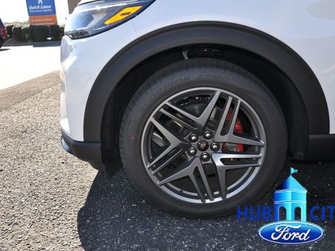 New 2025 Ford Explorer ST-Line w/ Premium Package image 9