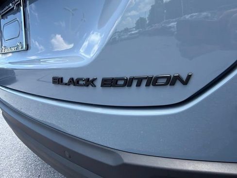 Used 2025 Honda Pilot Black Edition image 8