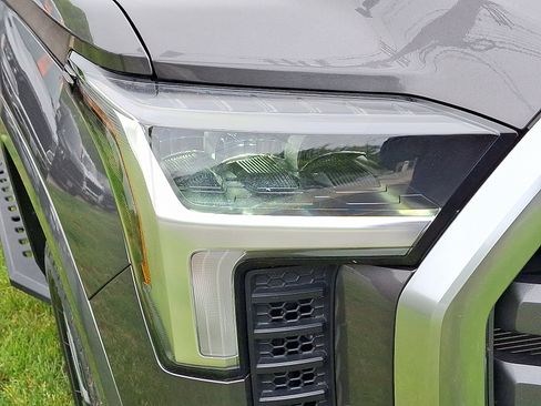 Used 2022 Toyota Tundra Limited w/ Power Package AWD/4WD image 9