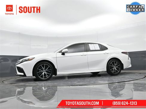 Used 2023 Toyota Camry SE image 38